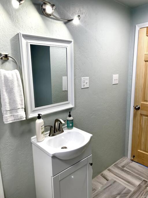 Fully Furnished, Serene Taos House Exteriör bild