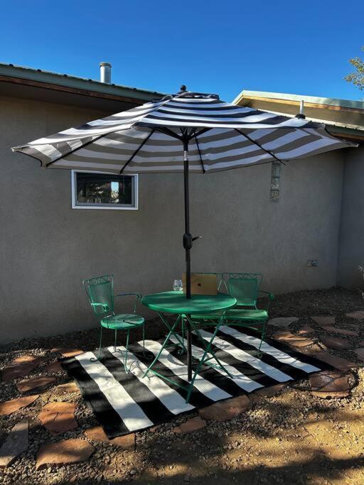 Fully Furnished, Serene Taos House Exteriör bild